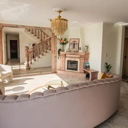 Villa Casa Rosas *